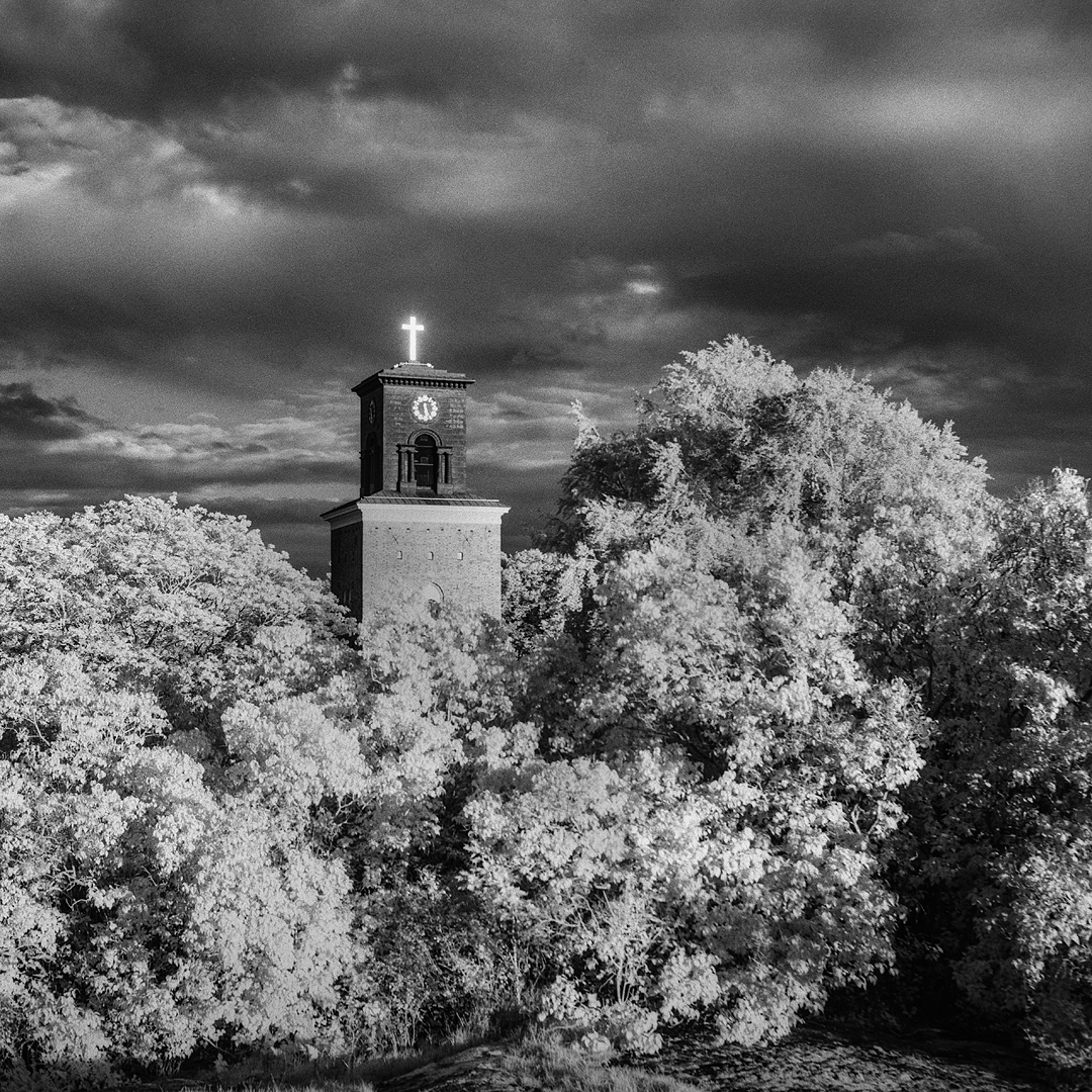 S:t Nicolaikyrkan. Hasselblad 1000F/Zeiss 80mm. Rollei IR