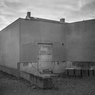 Skolgården, Nicolaiskolan. Yashica-C with Fomapan 400